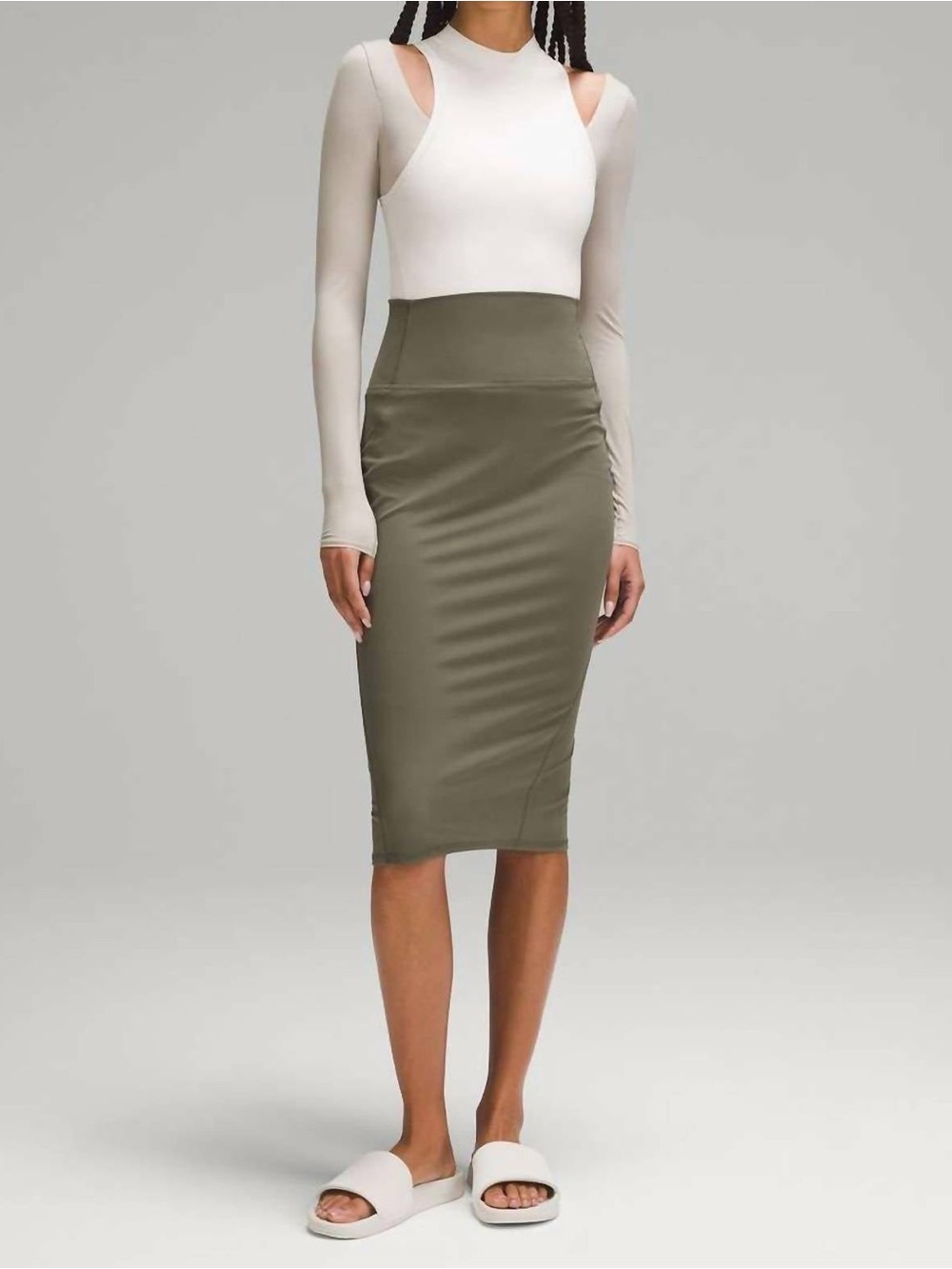 Lululemon - Nulu Slim-fit/High-rise Skirt Army Green Size 4